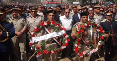 ننشر صور الجنازة العسكرية لأحد شهداء الشرطة بحادث مدينة نصر