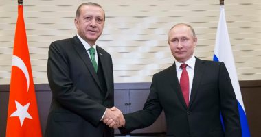 الرئيس بوتين يوقع مرسوما يلغى فيه قيودا اقتصادية على تركيا
