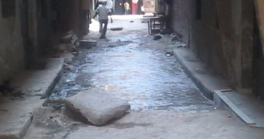 استجابة لـ"اليوم السابع" صرف القاهرة: كتل أسمنتية سبب مياه الصرف بالبساتين