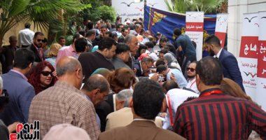 بالصور.. تأجيل المؤتمر العام لمجلس أمناء المصريين الأحرار ساعة لعدم اكتمال النصاب