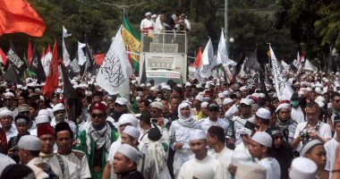 بالصور.. تظاهرات فى إندونيسيا تطالب بفرض أقصى العقوبة على حاكم جاكرتا 