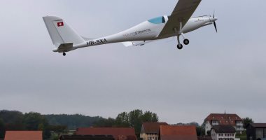 طائرة شمسية سويسرية جديدة تنجح فى إكمال رحلتها الاختبارية الأولى