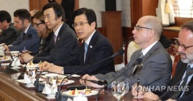 رئيس وزراء كوريا الجنوبية يدعو سفراء 15 دولة للضغط على بيونج يانج