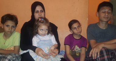 بالفيديو والصور .. مأساة أسرة بالإسماعيلية لديها 3 أطفال مكفوفين 
