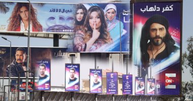 "أفيشات" مسلسلات رمضان تبدأ المنافسة مبكرا فى شوارع القاهرة 