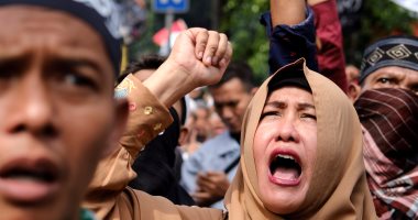 بالصور.. مسيرات فى إندونيسيا تؤيد الحكم بحبس حاكم جاكرتا عامين