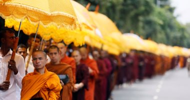 بالصور.. انطلاق فاعليات المهرجان البوذى الشعبى احتفالا بذكرى ميلاد بوذا بسريلانكا