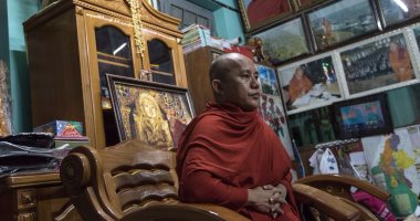 جارديان: "وجه الإرهاب البوذى" يحذر من مسلمى الروهينجا ويتهمهم "بلا أدلة"