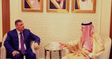 وزير خارجية السعودية ومسئول المعارضة السورية يبحثان مستجدات الأوضاع السياسية