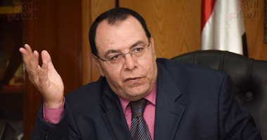 نائب رئيس جامعة الأزهر يتفقد لجان كلية الدراسات الإنسانية