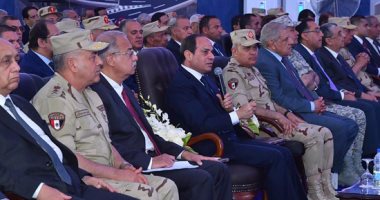 بالصور.. الرئيس السيسى يعد المواطنين: "هسلمكم المشروعات خالصة فى 2018"