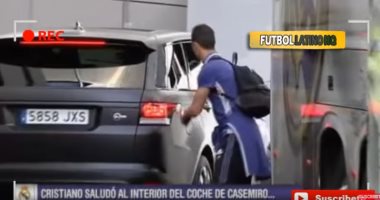 بالفيديو.. رونالدو يعنف كاسيميرو لوصوله إلى ملعب ريال مدريد متأخراً