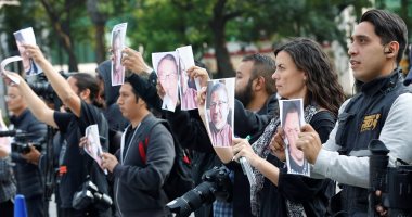 بالصور.. استمرار تظاهرات منددة بمقتل صحفى فرانس برس فى المكسيك