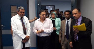  بالصور.. وزير الصحة يوجه بتشغيل مستشفى الشلاتين ويطالب بإستكمال طاقمها 