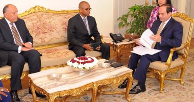 السيسى يتسلم رسالة من رئيس بوروندى تتناول سبل تعزيز العلاقات بين البلدين