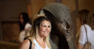 بالفيديو والصور.. شقيقة رونالدو تلتقط صورا تذكارية مع الآثار المصرية بالمتحف المصرى