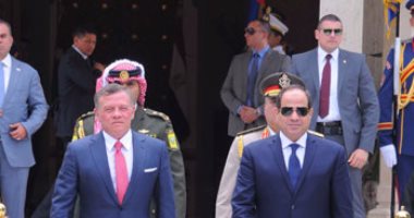 بالفيديو.. الرئيس السيسي يستقبل العاهل الأردنى لدى وصوله مطار القاهرة