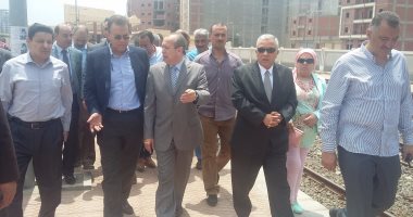 وزير النقل يتفقد محطة سكة حديد وميناء دمياط البحرى