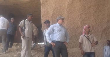 وزير الآثار يبدأ جولته بأسوان بتفقد منطقة جبل السلسلة الأثرية