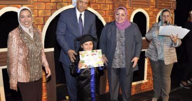 رئيس جامعة الإسكندرية يشهد احتفال رياض الأطفال بتخريج دفعة الروضة النموذجية