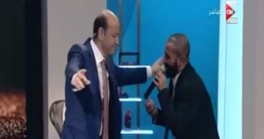 بالفيديو..عمرو أديب يرقص مع أحمد سعد على أغنية "بحبك يا صاحبى" 