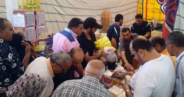بالصور.. إقبال على معرض أهلا رمضان ببورسعيد وشكاوى من ارتفاع أسعار اللحوم