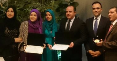 بالصور السفارة المصرية بأبوظبي تكرم الباحثين التربويين و الطلاب المصريين المتميزين بالإمارات