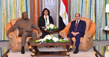 السيسي يعرب عن تطلعه لاستقبال الرئيس البوركينى فى القاهرة قريبا
