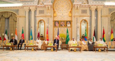 الجبير وأمير قطر يصلان الكويت للمشاركة فى القمة الخليجية