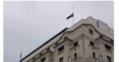 تنكيس علم مقر الشرطة البريطانية بسكوتلاند يارد تضامنا مع ضحايا "مانشتسر"