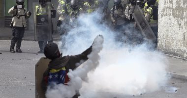 متظاهرون يحرقون منزل هوجو تشافيز ومكتب الحزب الاشتراكى فى فنزويلا