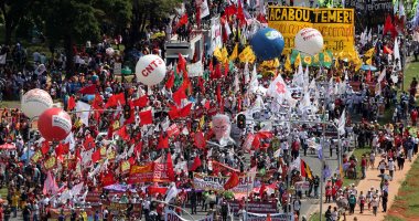بالصور.. مسيرات احتجاجية تطالب باستقالة الرئيس البرازيلى ميشال تامر
