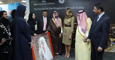 بالصور.. تعرف على التشكيلية السعودية التى اقتنت ميلانا ترامب لوحتها