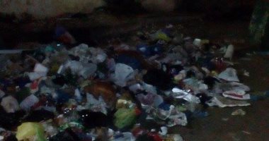 بالصور.. القمامة تحاصر ميدان المساجد فى الإسكندرية ومطالب للمحافظ بالتدخل