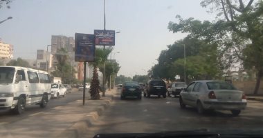النشرة المرورية.. كثافات متحركة أعلى محاور القاهرة والجيزة 