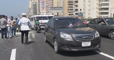 بالفيديو والصور.. محافظ الإسكندرية يفتتح كوبرى السلام بسيدى جابر