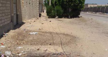 قارئ يشكو من سقوط أسلاك الأعمدة الكهربائية فى قرية الحريزات بسوهاج