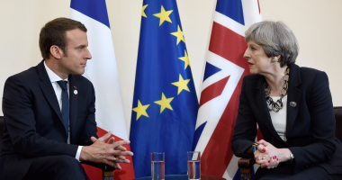 رئيسة وزراء بريطانيا تناقش هاتفيا مع الرئيس الفرنسى التطورات فى سوريا
