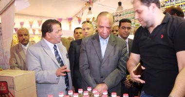 محافظ القاهرة يتفقد معرض للسلع التموينية بالمرج 