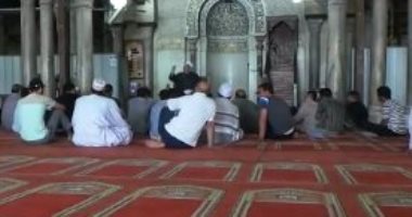 بالفيديو.. قرأن وصلاة ودعاء مظاهر أول أيام رمضان بالأزهر