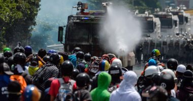 حرب شوارع فى فنزويلا بين المتظاهرين وقوات الأمن
