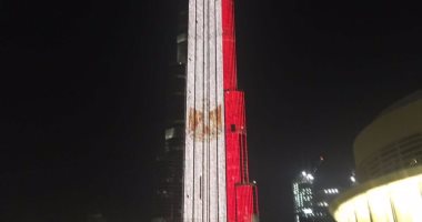 برج خليفة يكتسى بعلم مصر احتفالا بتأهل الفراعنة لكأس العالم 2018