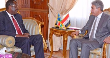 وزير الطيران يلتقى سفير جمهورية جنوب السودان لبحث التعاون المشترك