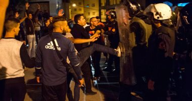 بالصور.. تجدد الاشتباكات بين الشرطة المغربية ومتظاهرين فى الحسيمة
