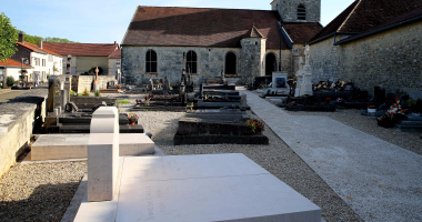 ننشر صور مقبرة الجنرال شارل ديجول بعد تعرضها للتخريب شمال شرق فرنسا