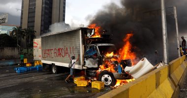 بالصور.. تجدد أعمال العنف فى فنزويلا احتجاجا على سياسة الحكومة