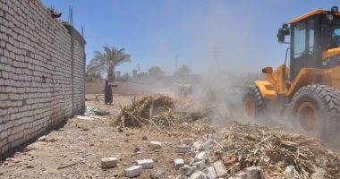 محافظ أسيوط: إزالة 691 حالة تعد على الأراضى وتحرير 144 محضرًا إشغالات