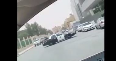 شرطة مكة تعتقل 3 أشخاص أطلقوا النار على جهاز آلى للرصد بطريق عام