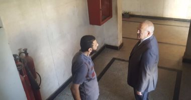نائب رئيس جامعة القاهرة يوصى بإخلاء المخالفين لقواعد تسكين المدن فورا