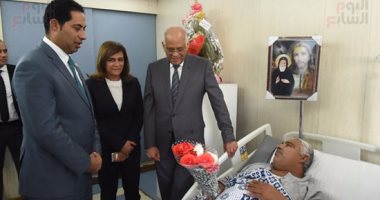 بالصور.. رئيس البرلمان يزور مصابى حادث المنيا بمستشفى معهد ناصر